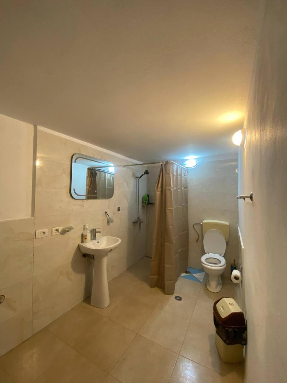 Kulla E Vjeter Hotel Koman Luaran gambar